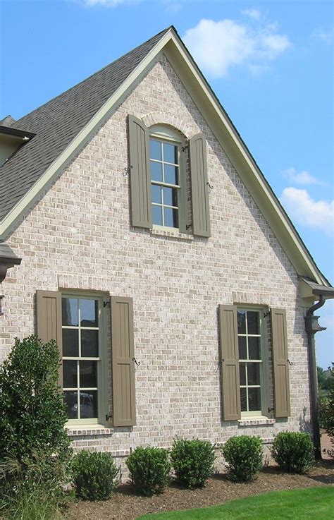 popular brick colors for homes